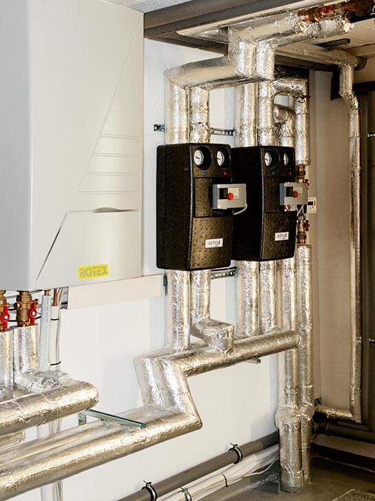 Die Sanitär- und Heizungsmonteure von FESA planen, installieren, warten und reparieren wasserführende Heizungsanlagen. Die Sanitär- und Heizungsmonteure von FESA planen, installieren, warten und reparieren wasserführende Heizungsanlagen.