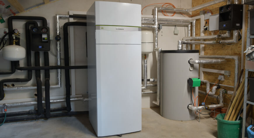 Wärmequellen wie Erdreich, Grundwasser, Luft oder Abwärme dienen der Wärmepumpe als Wärmequelle  für Heizung, Warmwasserbereitung und je nach Gerätetyp auch Kühlung. FESA, Leipzig/Markkleeberg, Telefon 034297 149866.