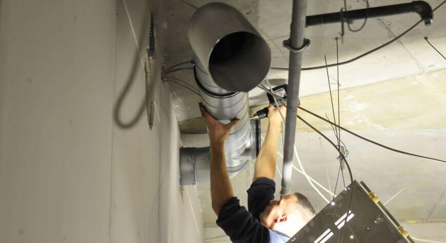 Die FESA GmbH plant und installiert Lüftungs­anlagen mit Wärmerück­gewinnung für Büro- und Betriebs­räume sowie für Gewerbeflächen.